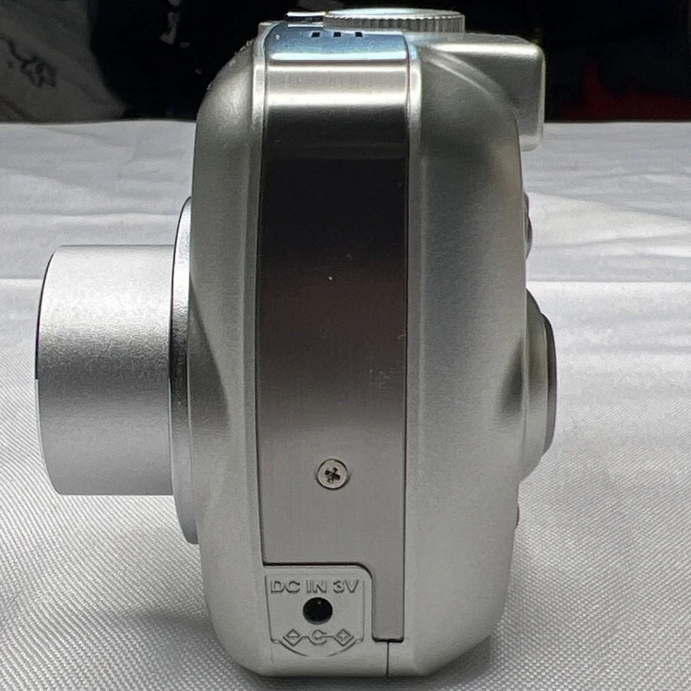 Kodak EasyShare CX7330 3.1MP 3x Optical Zoom Silver Digital Camera Box Untested